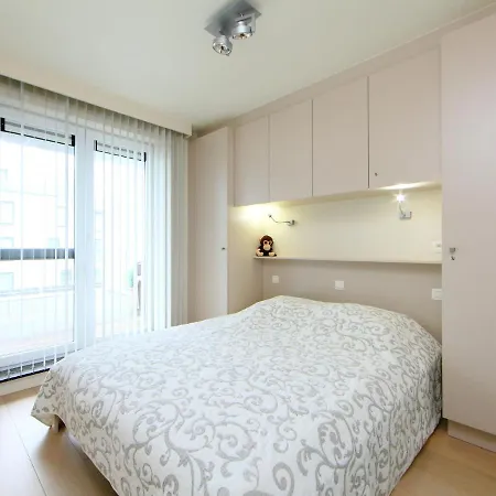 アパート Residentie Mistral By Interhome ブレーデネ